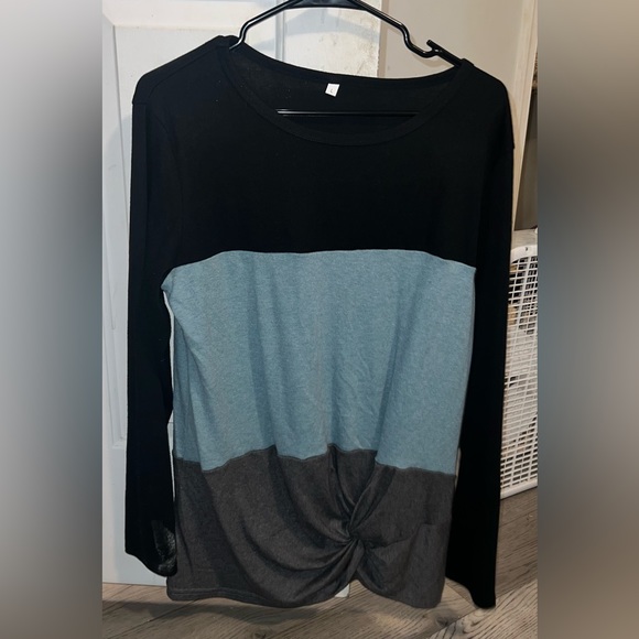 Tops - Long Sleeve Twist Top